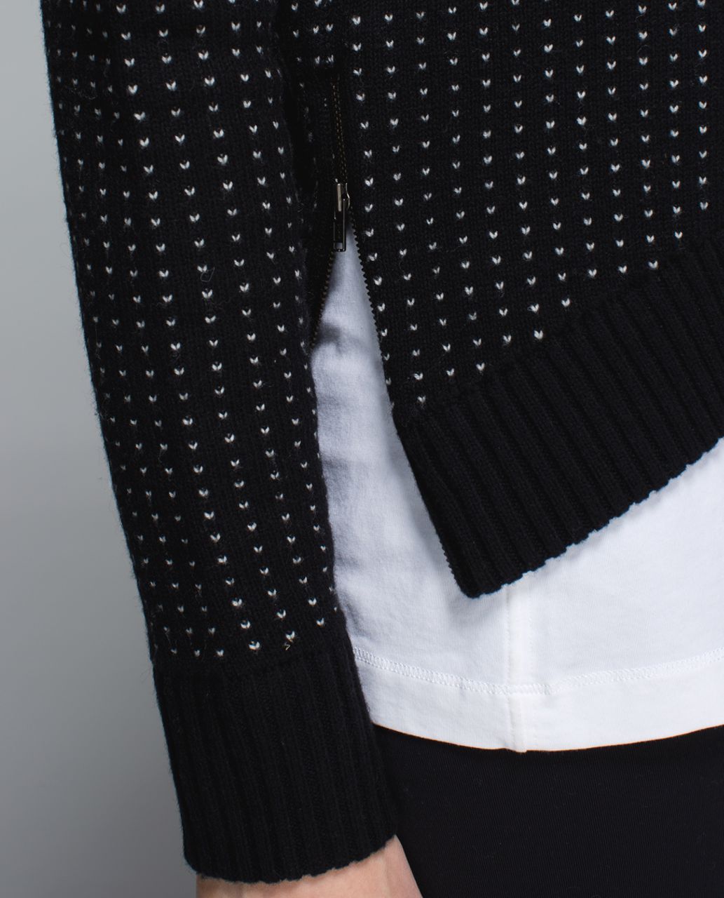 Lululemon Yogi Crew Sweater *Zips - Black / White