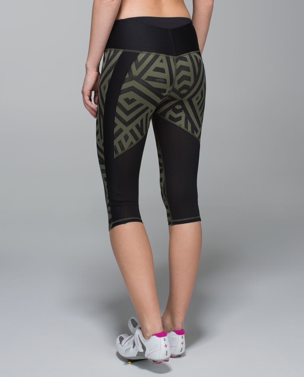 Lululemon Clip-In Crop - Chevron Shuffle Fatigue Green Black / Black