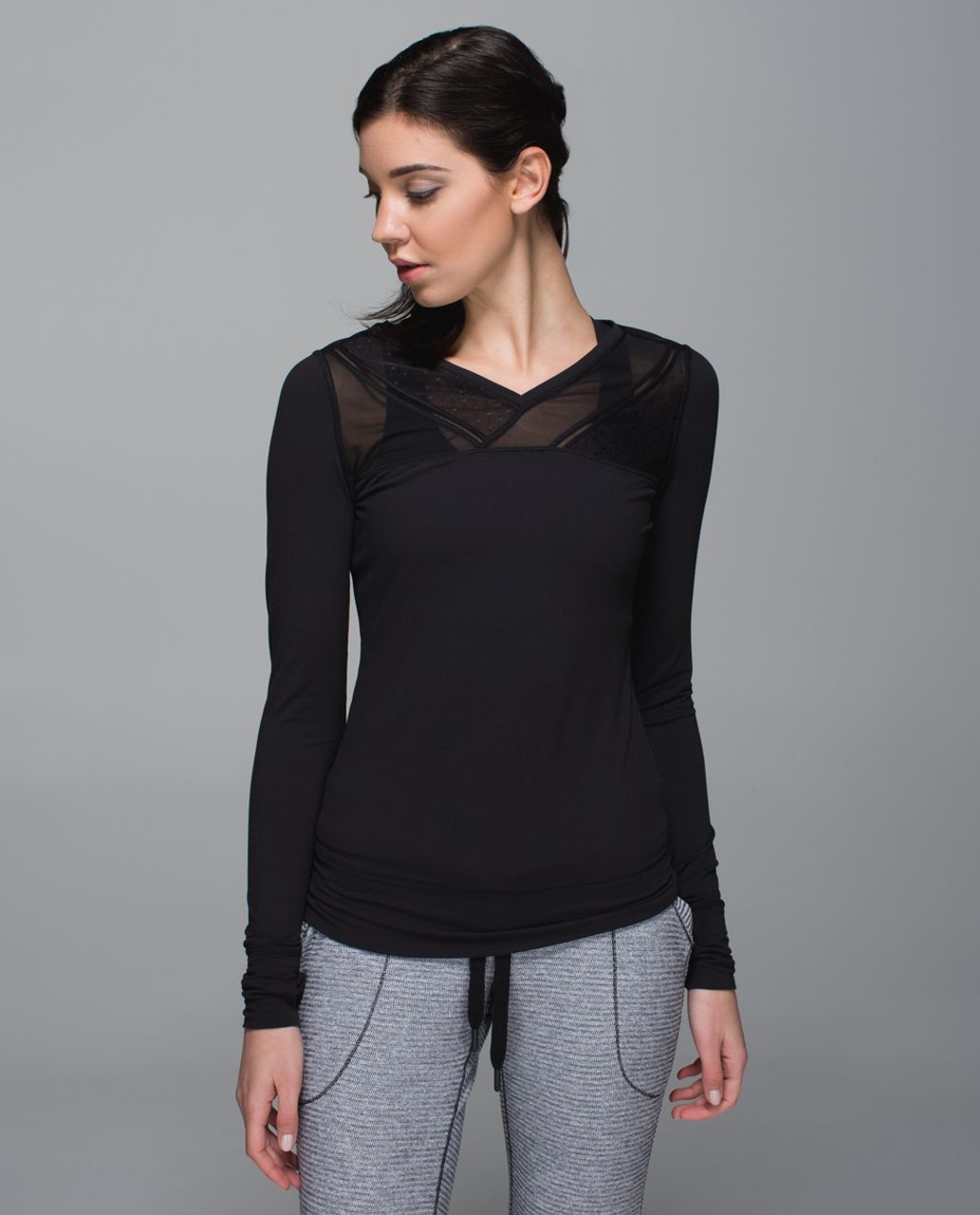 Lululemon Womens Black Long Sleeve Shirt Relaxed fit Size 6 Pit-18