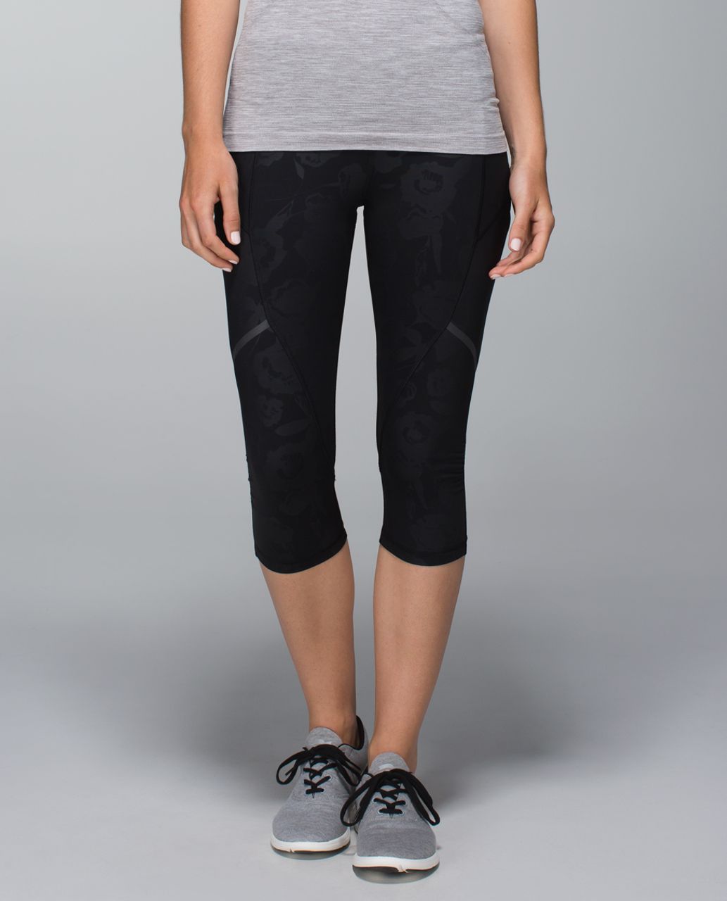 Lululemon Hop To It Crop *Full-On Luxtreme - Flat Inky Floral Embossed Black