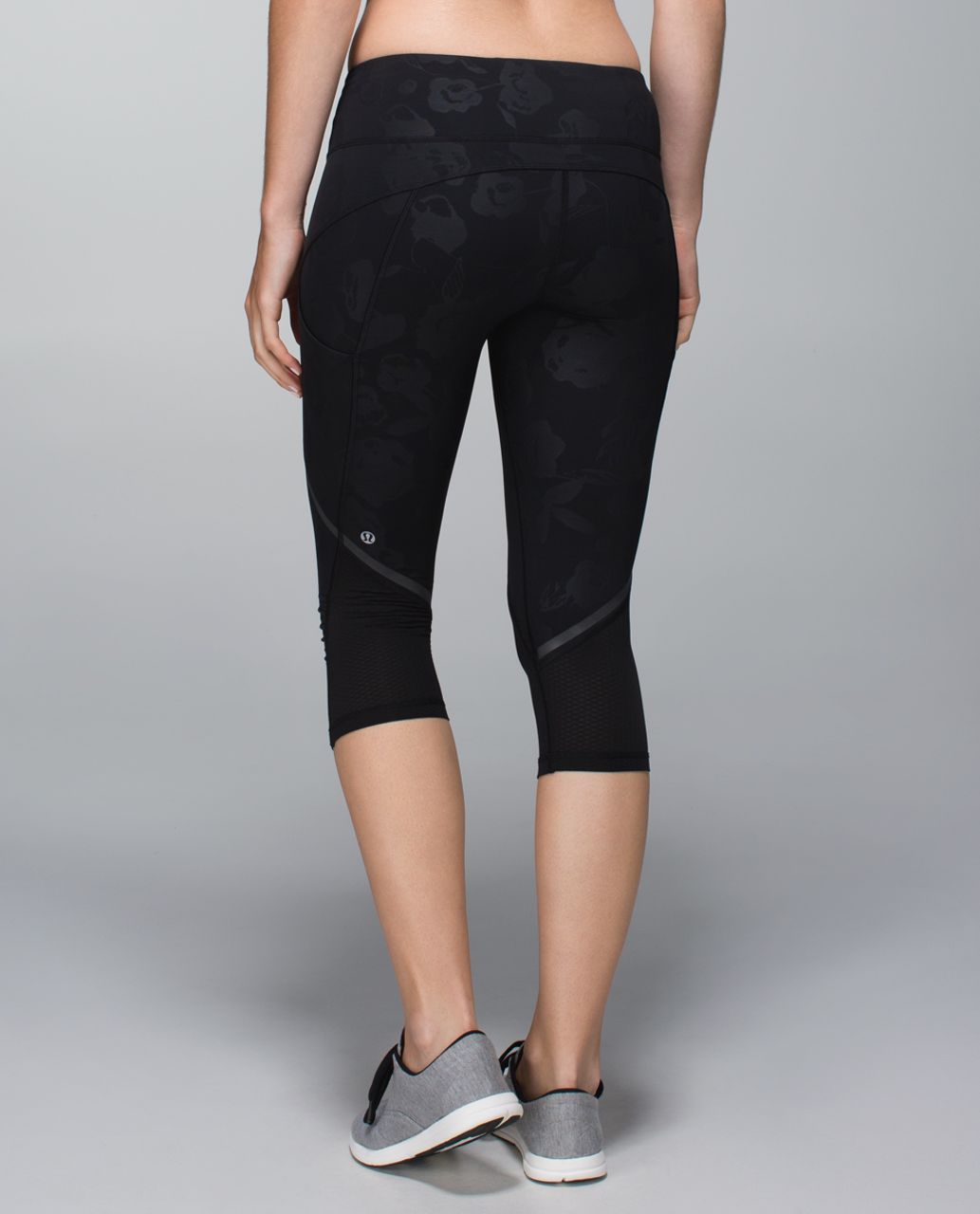 Lululemon Hop To It Crop *Full-On Luxtreme - Flat Inky Floral Embossed Black