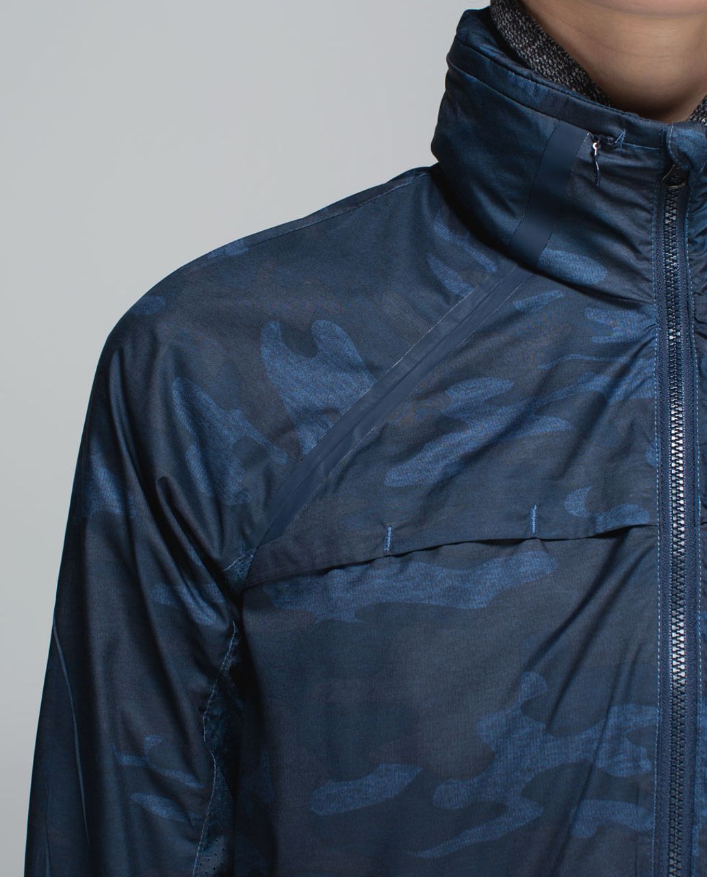 Lululemon Miss Misty Jacket - Heathered Texture Lotus Camo Oil Slick Blue