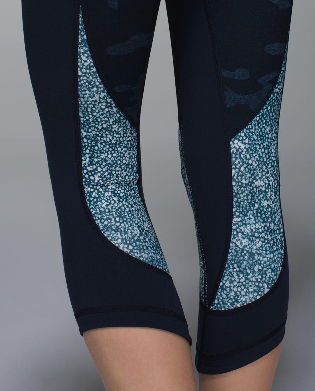 Lululemon Wunder Under Crop Blue Camo Pebble Inkwell Leggings size 6 - $23  - From Rukiya