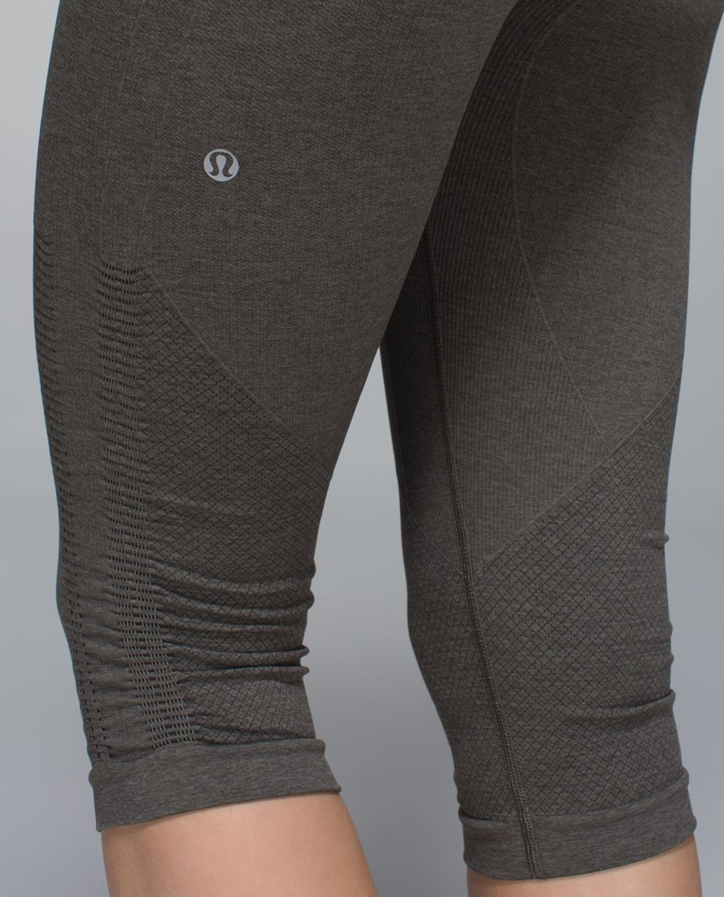 LULULEMON Light Gray In the Flow Crop Leggings Sz 8