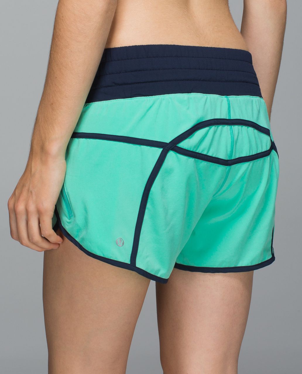 Lululemon Tracker Short II *4-way Stretch - Menthol / Inkwell