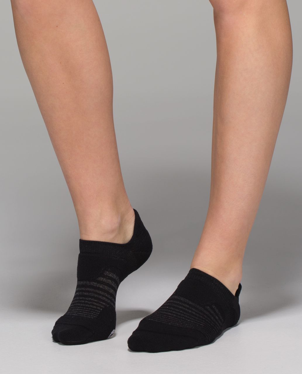 Lululemon Women's Ultimate No Show Run Sock *Silver - Fountain Stripe Black Deep Coal