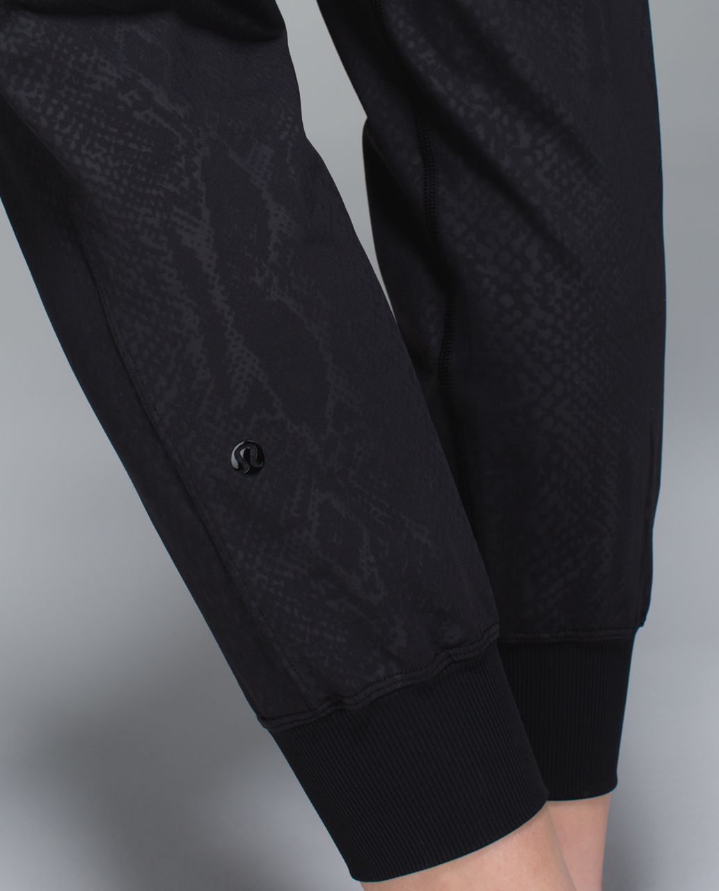 Lululemon Yoga Party Pant - Desert Snake Embossed Black