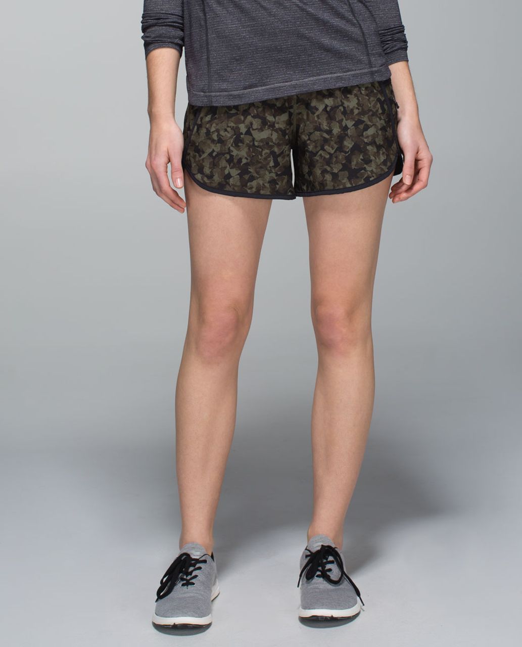 Lululemon Tracker Short III *4-way Stretch - Mystic Jungle Fatigue Green Black / Black