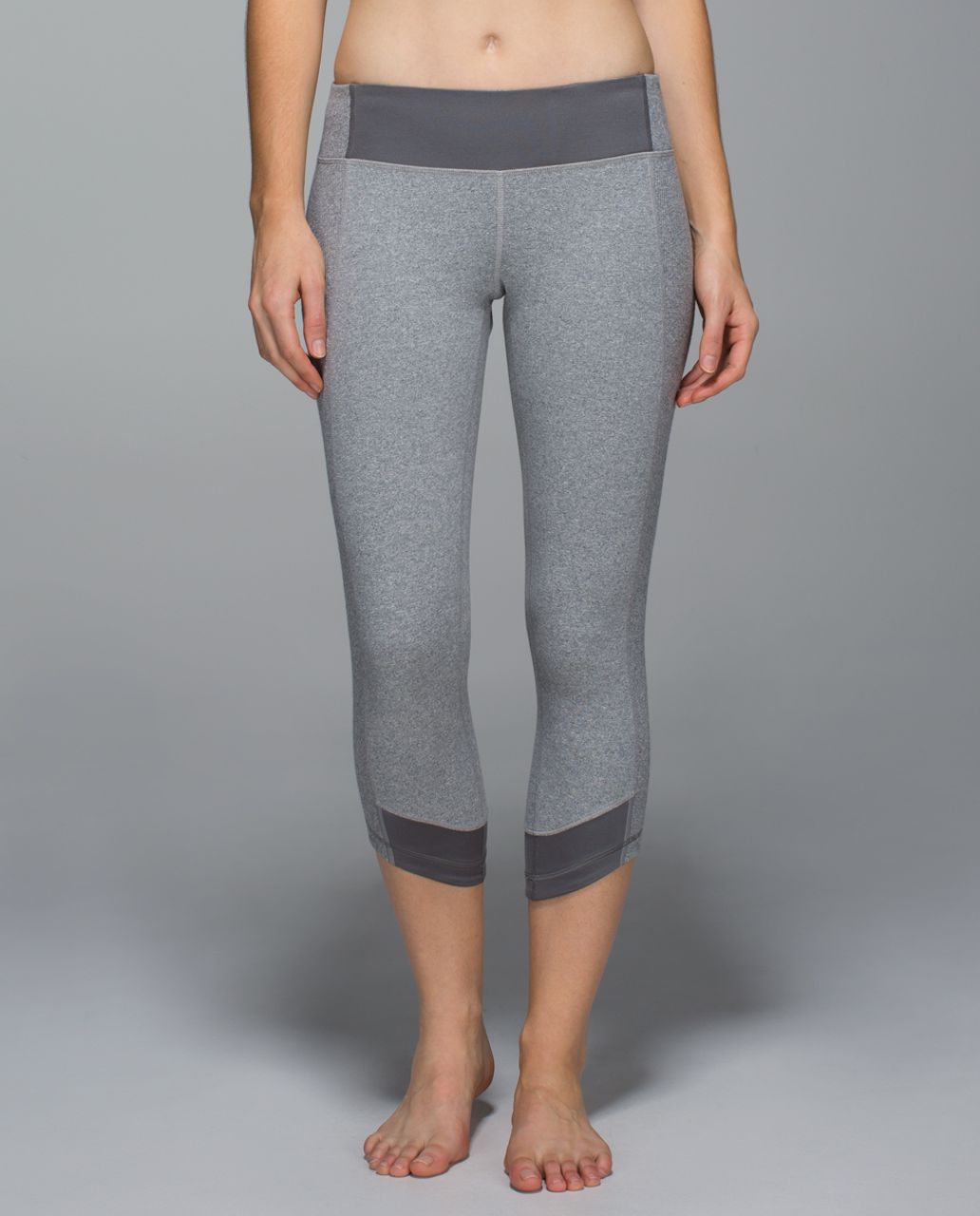 Lululemon Motivate Crop Gray Knit Black Capri Leggings Womens size 4