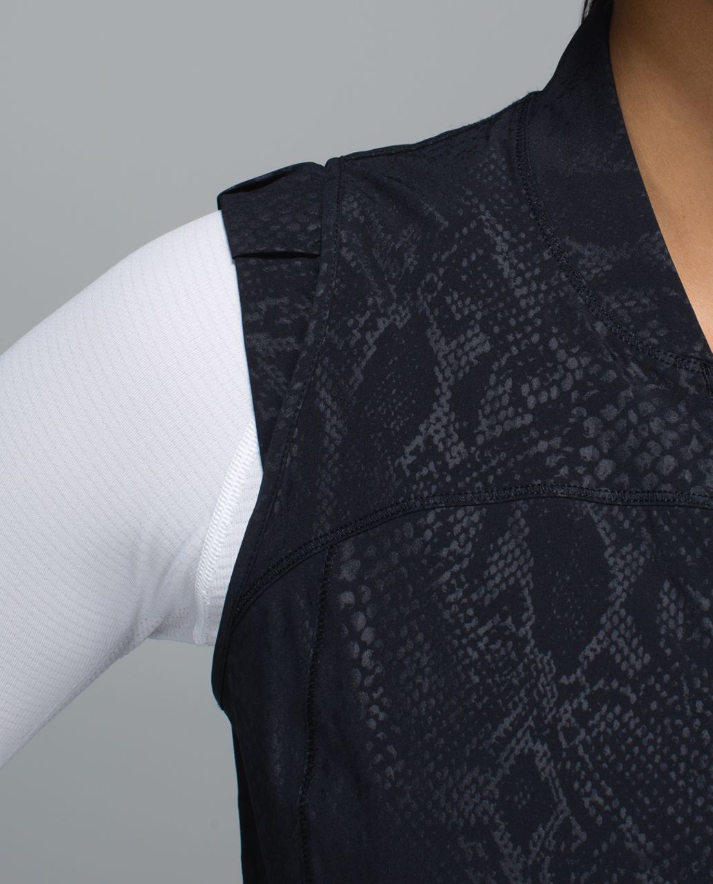 Lululemon Light Speed Vest - Desert Snake Embossed Black