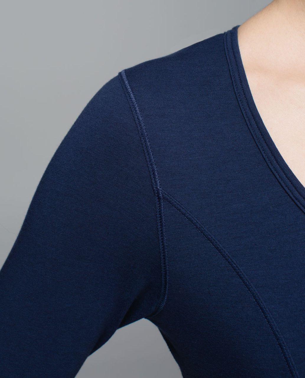 Lululemon Between The Lines Long Sleeve - Deep Navy