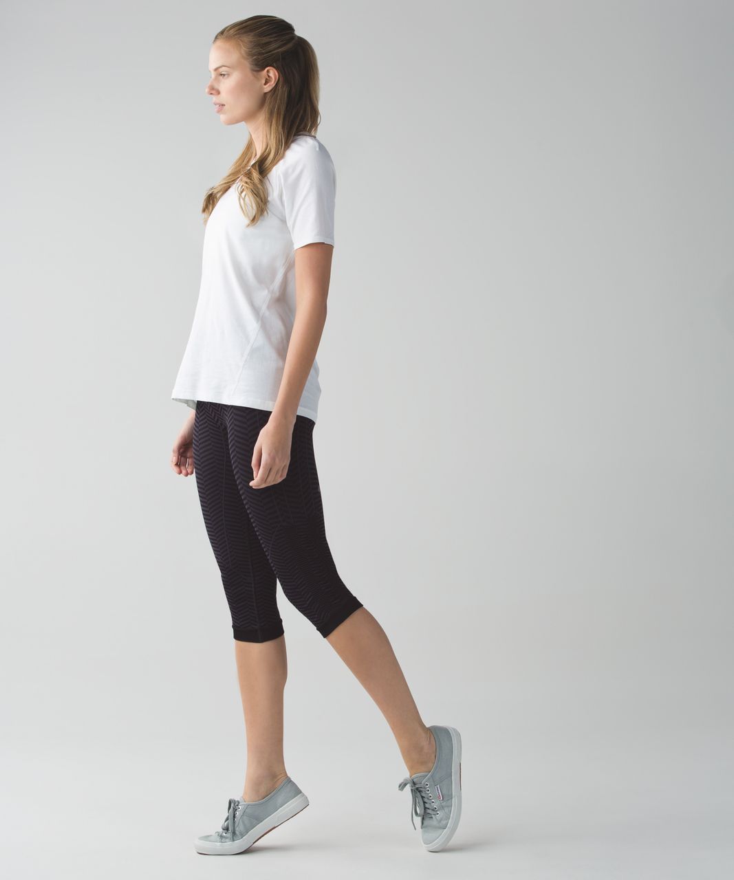 Lululemon Size In The Flow Crop II Leggings First Release Heathered Deep  Coal