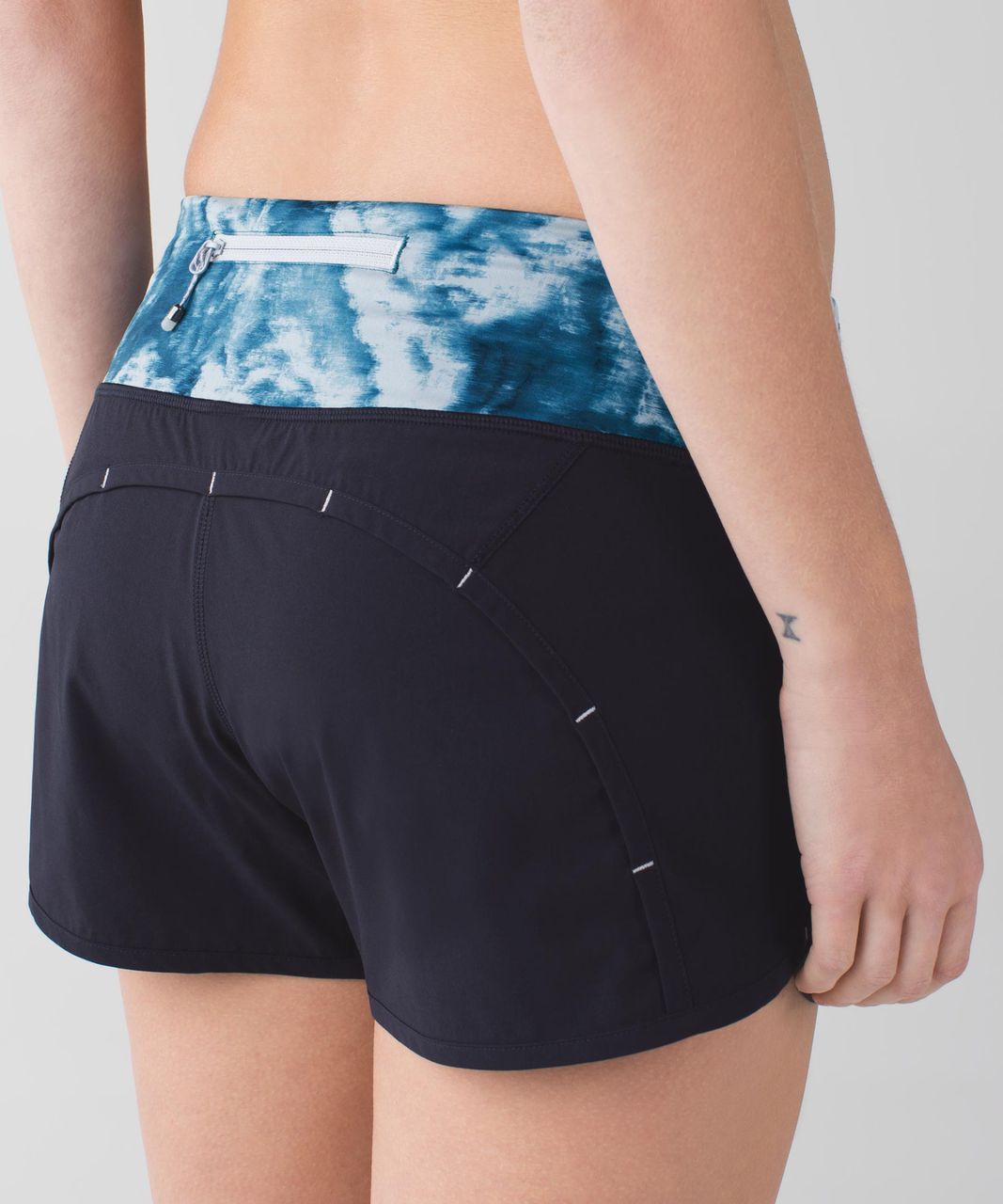 Lululemon Run Times Short *4-way Stretch - Naval Blue / Sea Side Silver Fox Alberta Lake