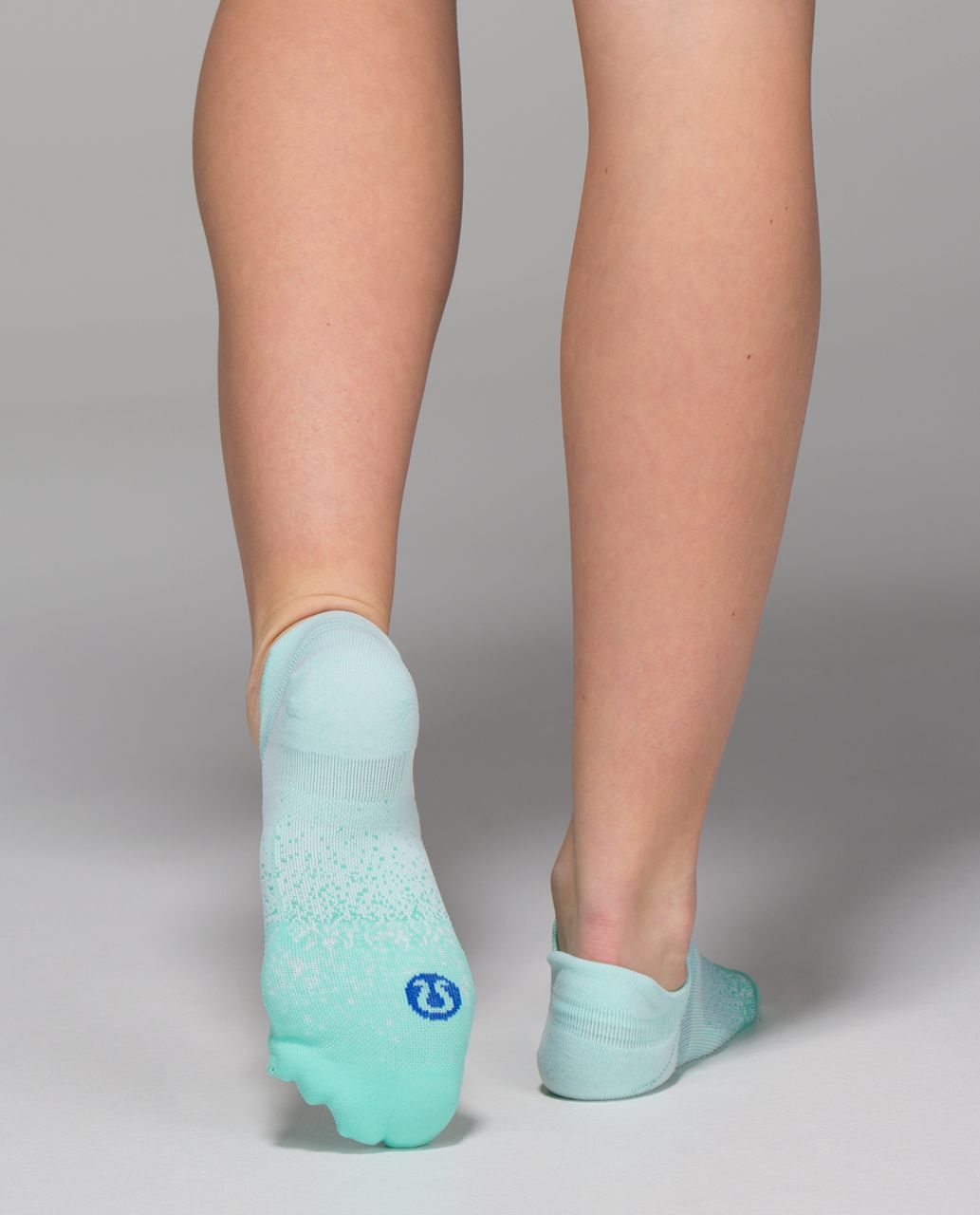 Lululemon Women's Ultimate No Show Run Sock *Ergo Toes - Dipped Gradient Menthol White