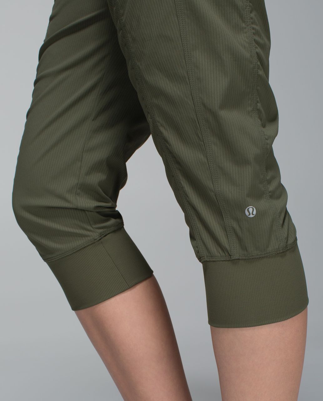 Lululemon In Flux Crop - Fatigue Green