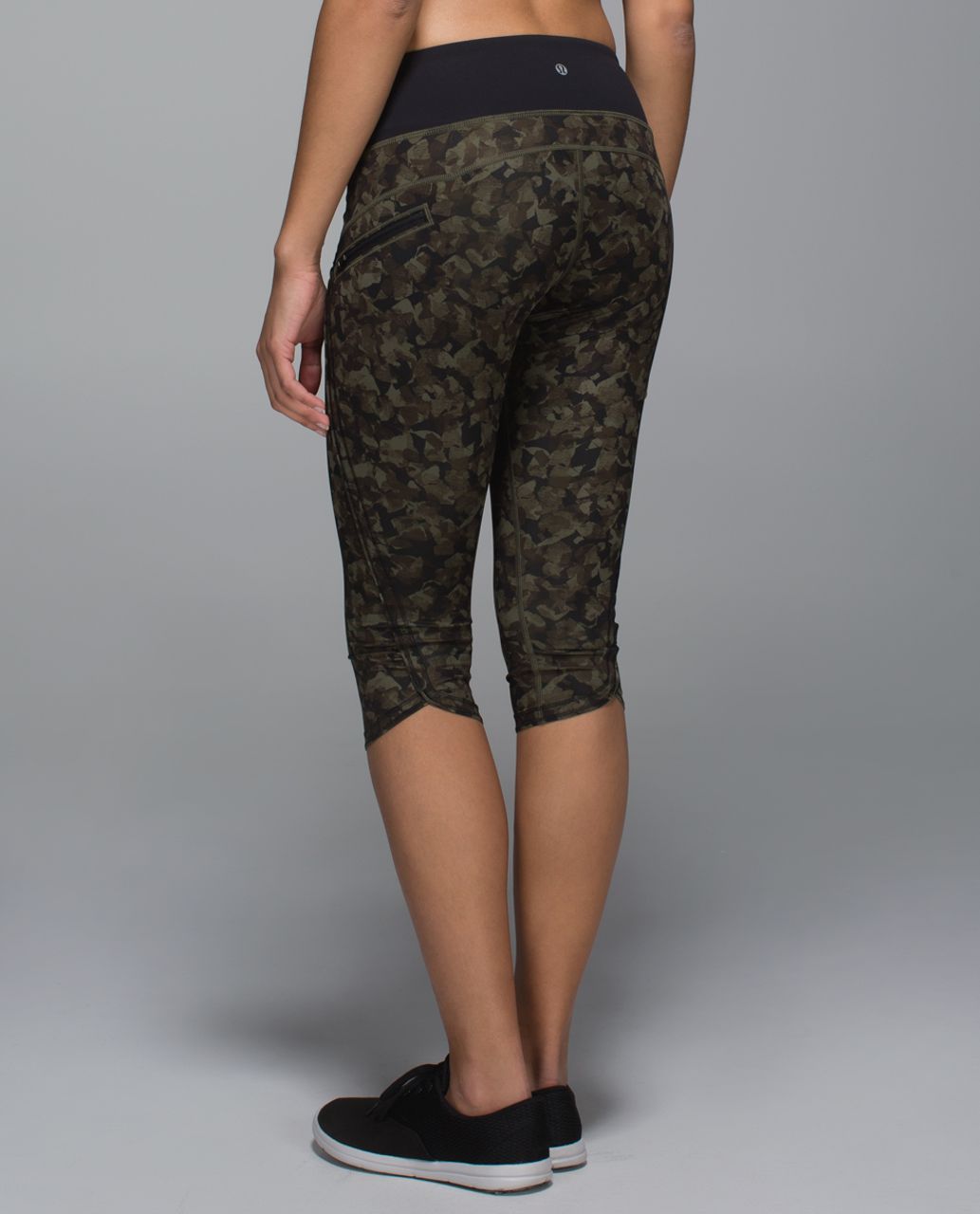 Lululemon Run:  Top Speed Crop *Full-On Luxtreme - Mystic Jungle Fatigue Green Black / Black