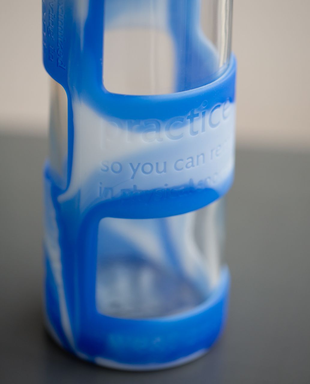 Lululemon Pure Focus Glass Water Bottle - Harbor Blue / Almost Blue / Almost Blue