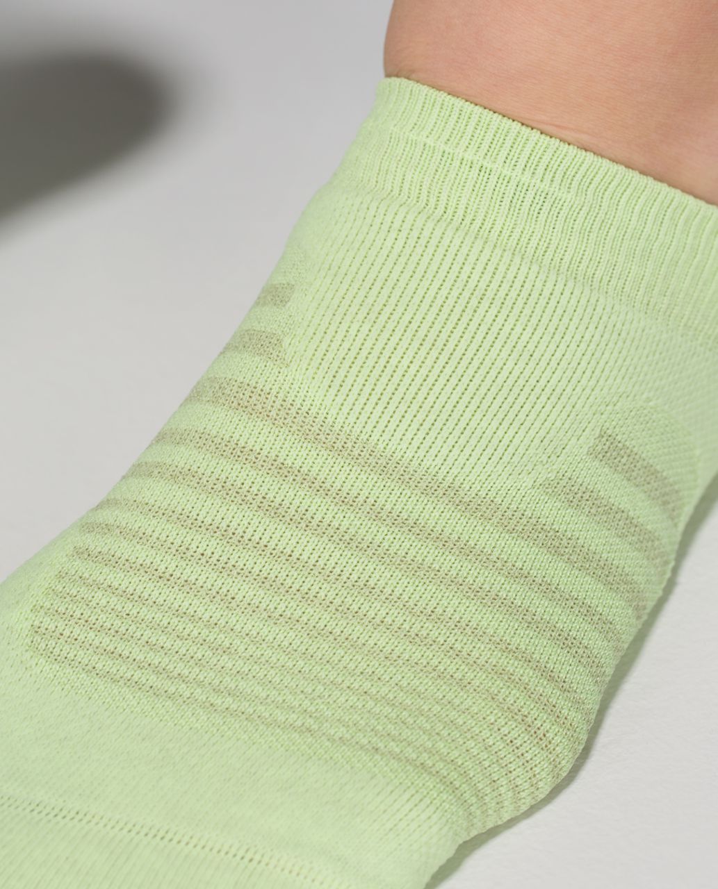 Lululemon Women's Ultimate No Show Run Sock *Silver - Fountain Stripe Clear Mint Black Cherry