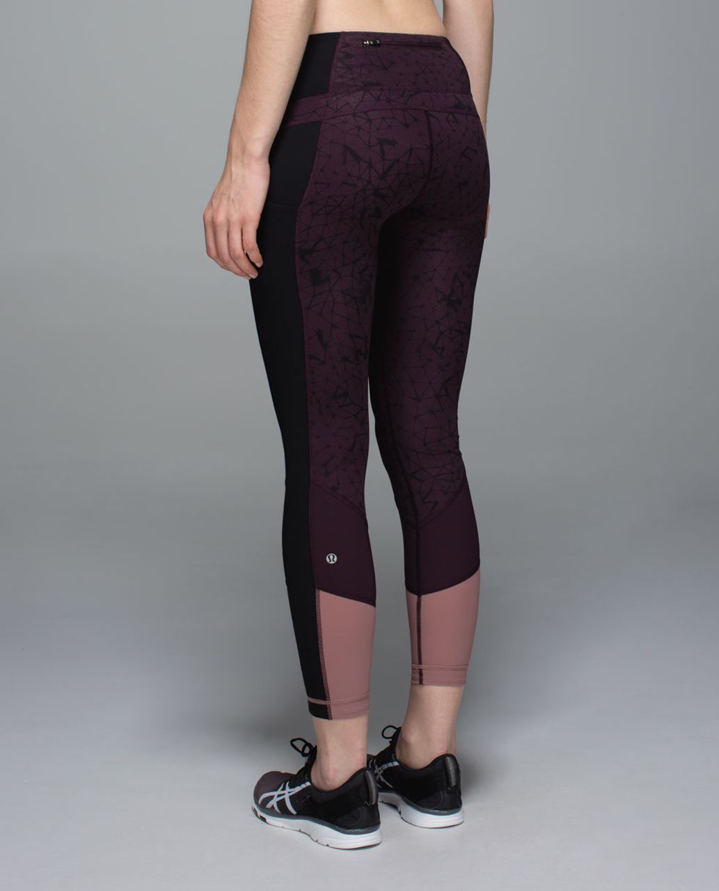 Lululemon Trail Bound 7/8 Tight *Full-On Luxtreme - Star Crushed Black Cherry Black / Black / Bark Berry