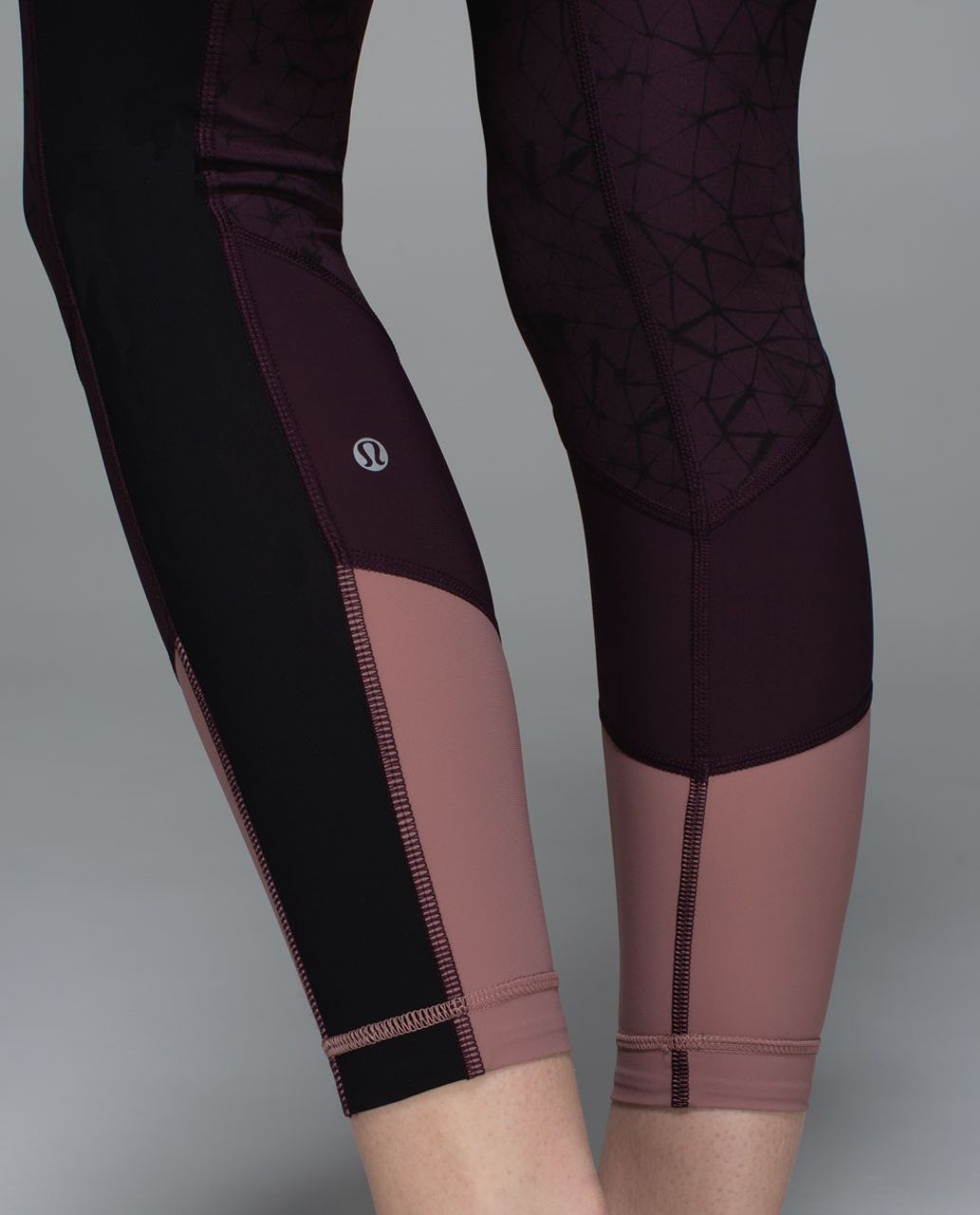 Lululemon Trail Bound 7/8 Tight *Full-On Luxtreme - Star Crushed Black Cherry Black / Black / Bark Berry