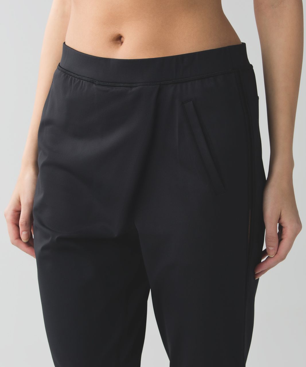 Lululemon Retreat Yogi Crop - Black