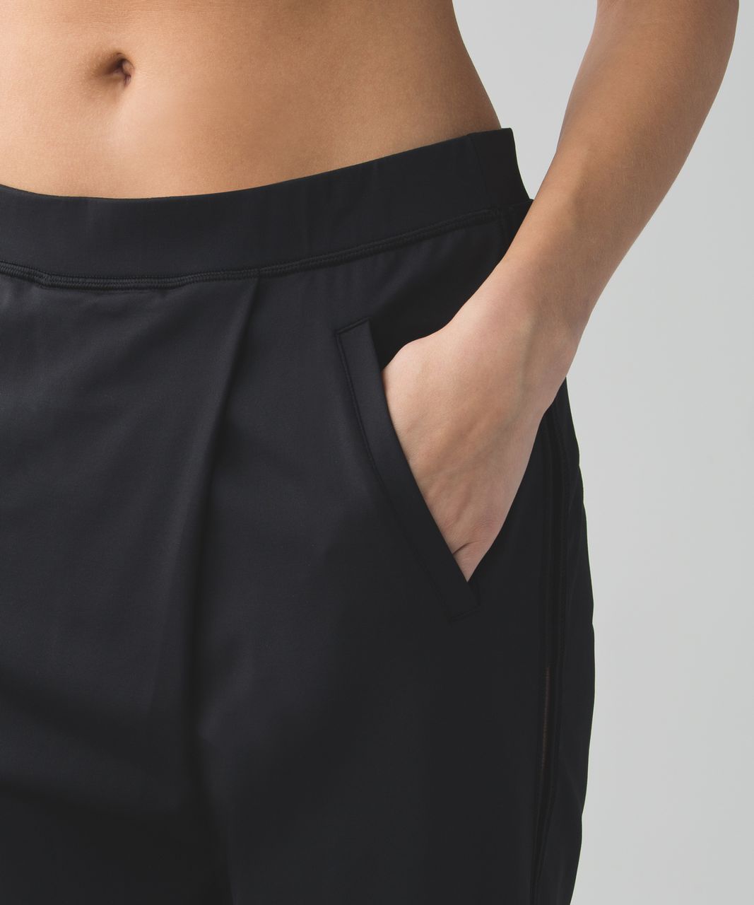 Lululemon Retreat Yogi Crop - Black