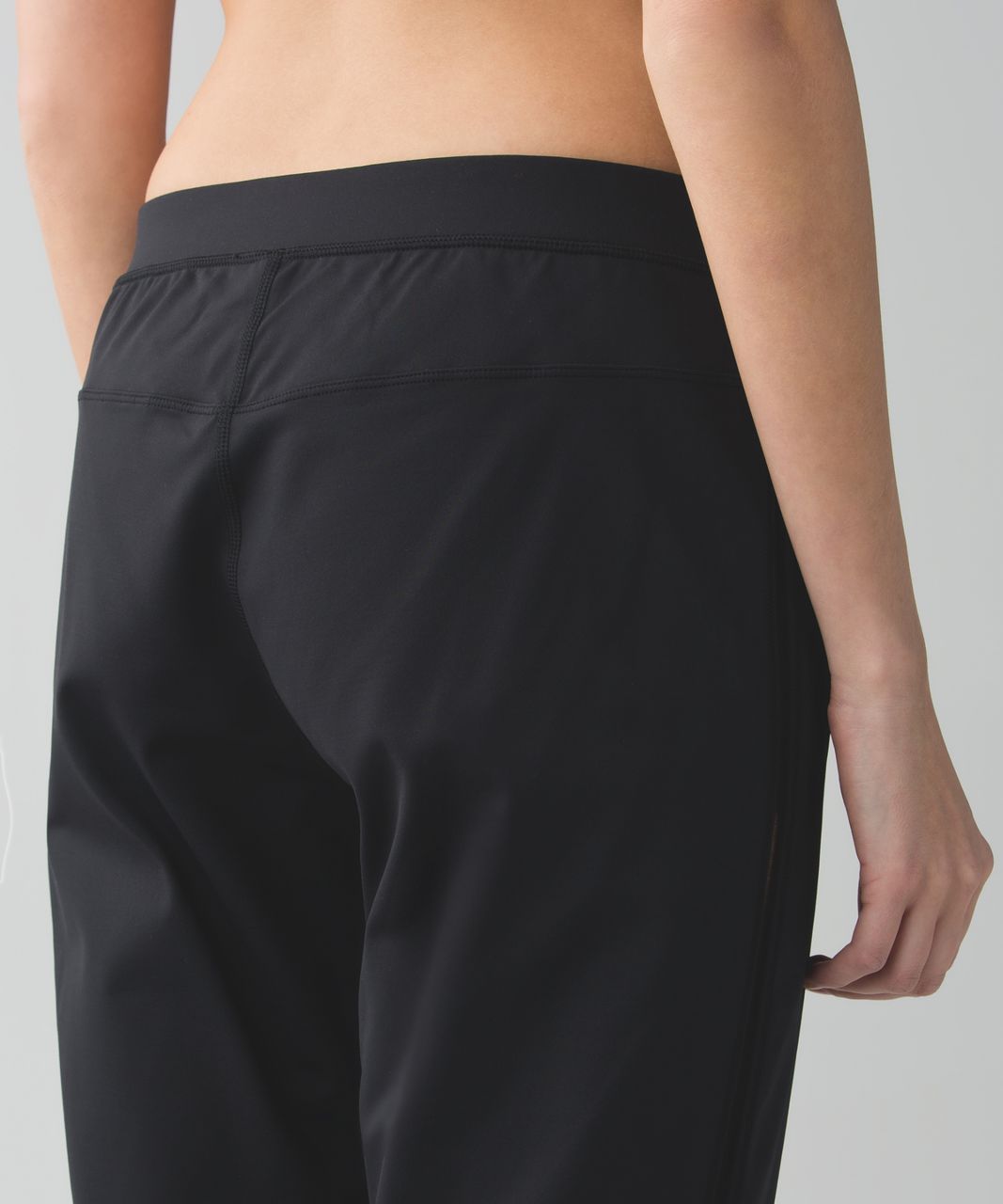 Lululemon Retreat Yogi Crop - Black