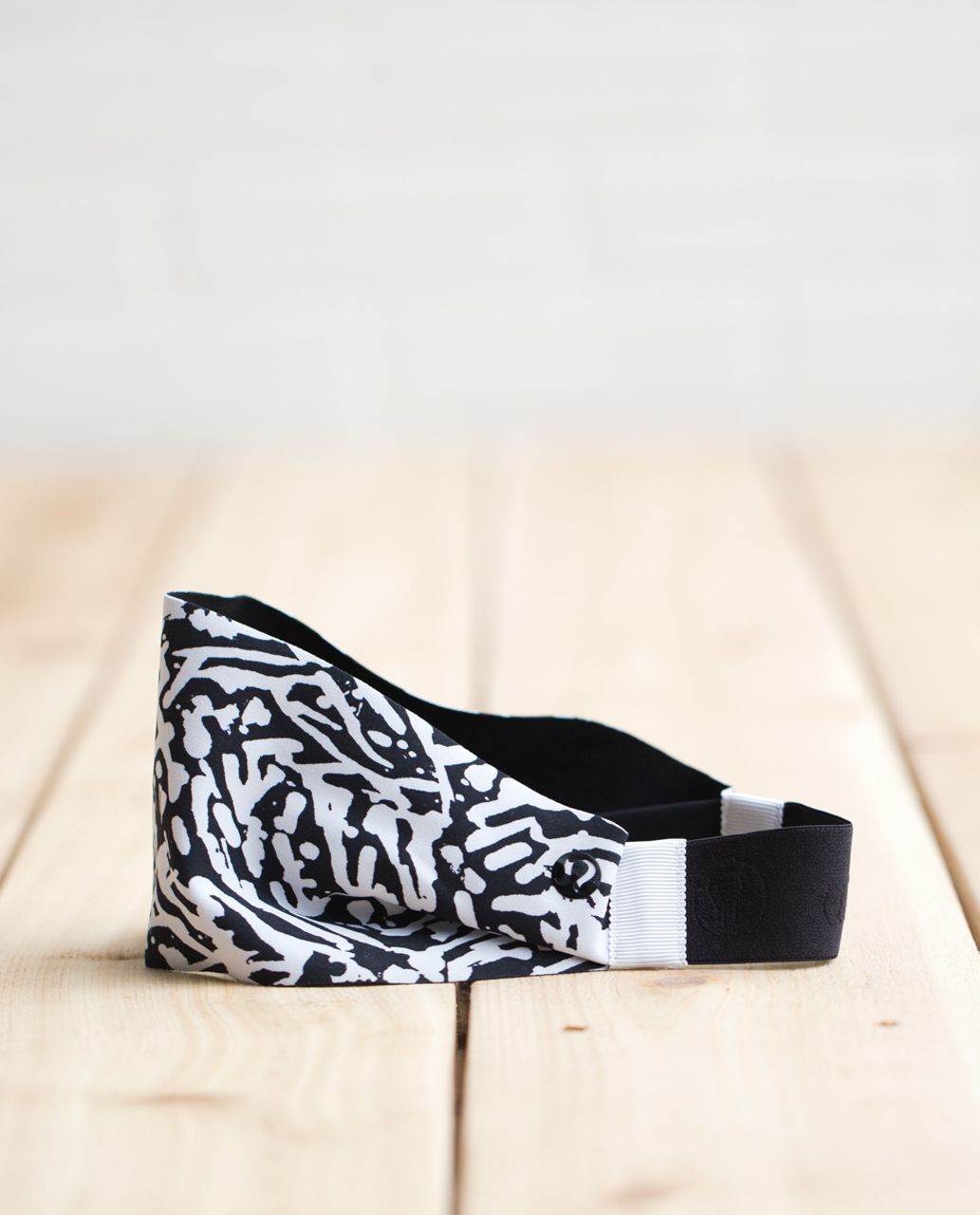 Lululemon Fringe Fighter Headband *Beach - Brushed Animal Black White / Black