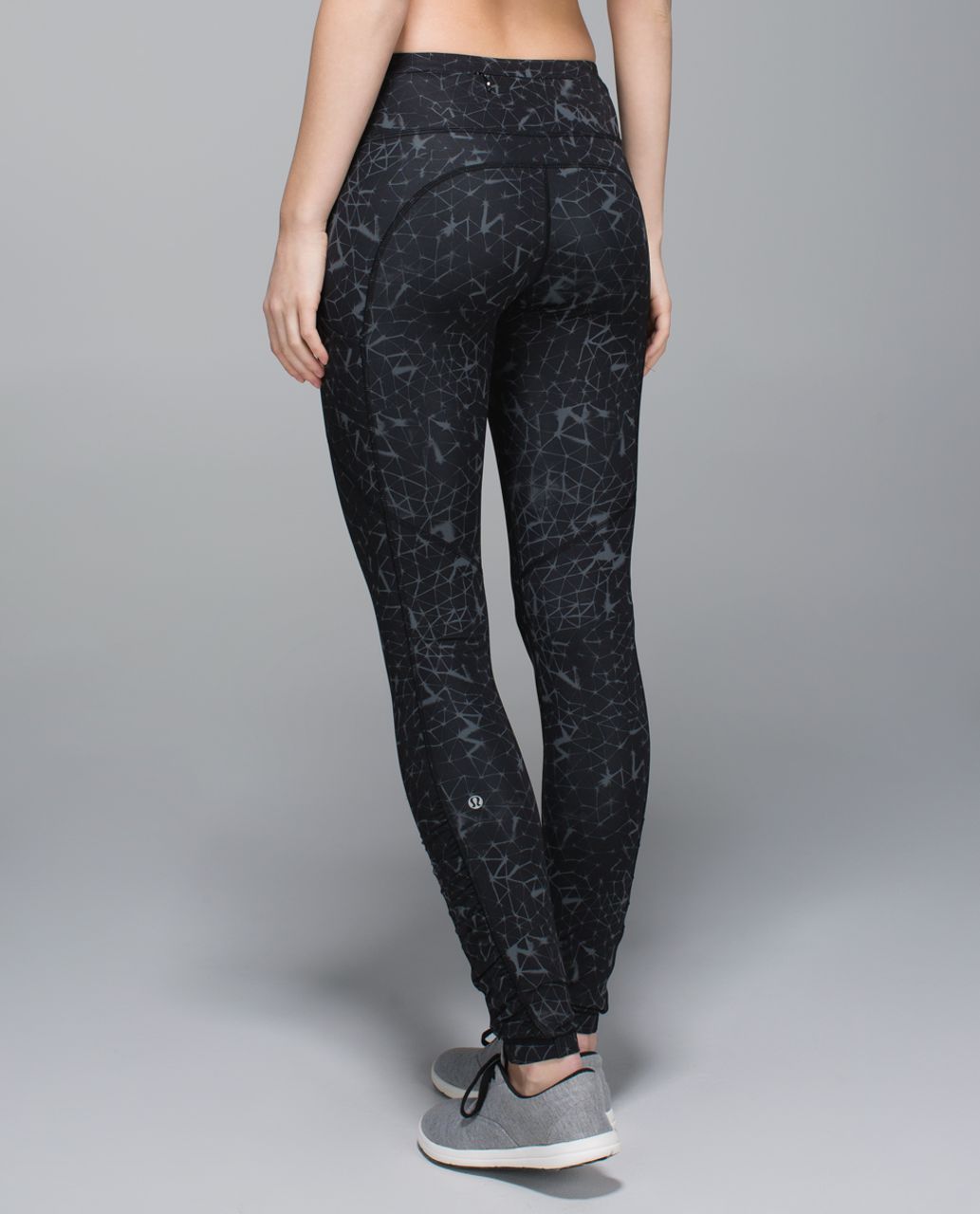 Lululemon Speed Tight V (Reflective) - Frozen Fizz Reflective Black - lulu  fanatics