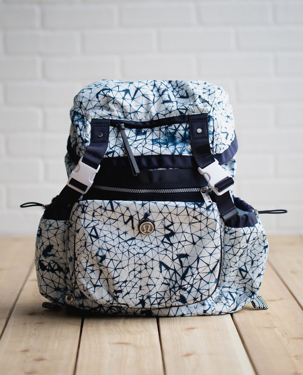 Lululemon Travelling Yogini Rucksack *Polyester - Star Crushed White Deep Navy / Naval Blue