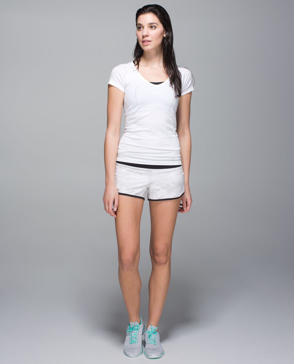 Lululemon Speed Short *4-way Stretch 2.5" - Nimbus Puff White Silver Spoon / Black