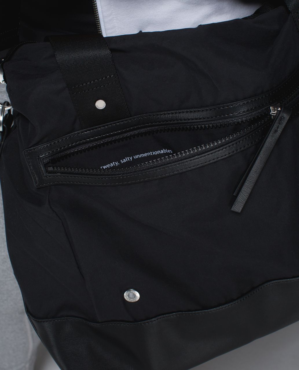 Lululemon Runaway Retreat Duffel - Black - lulu fanatics