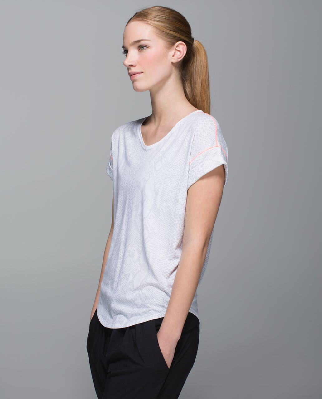 Lululemon Weekend Short Sleeve - Desert Snake White Silver Fox / White