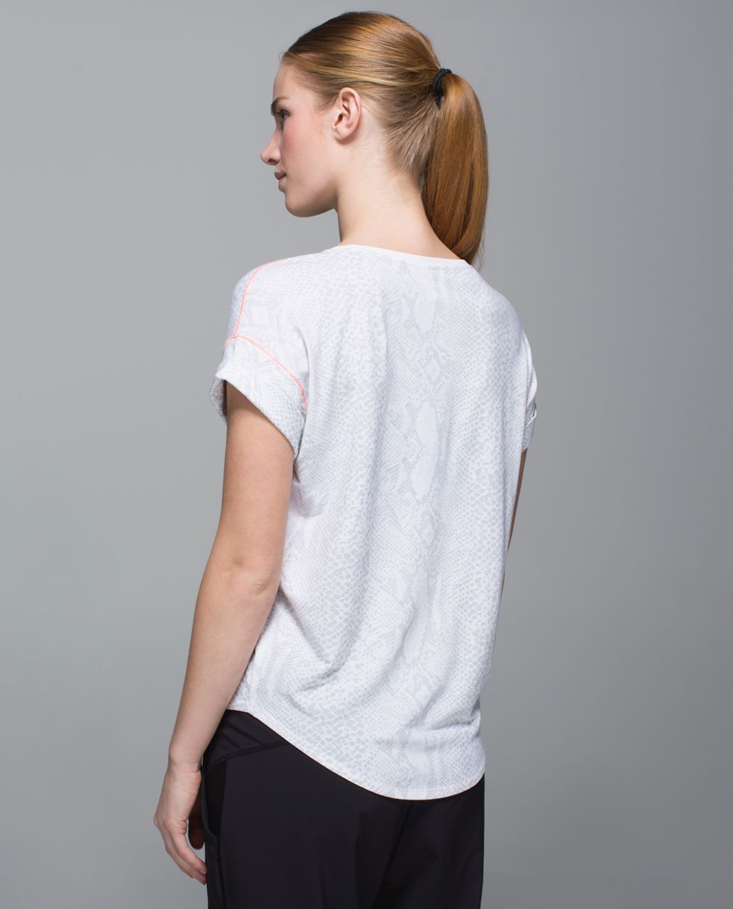 Lululemon Weekend Short Sleeve - Desert Snake White Silver Fox / White