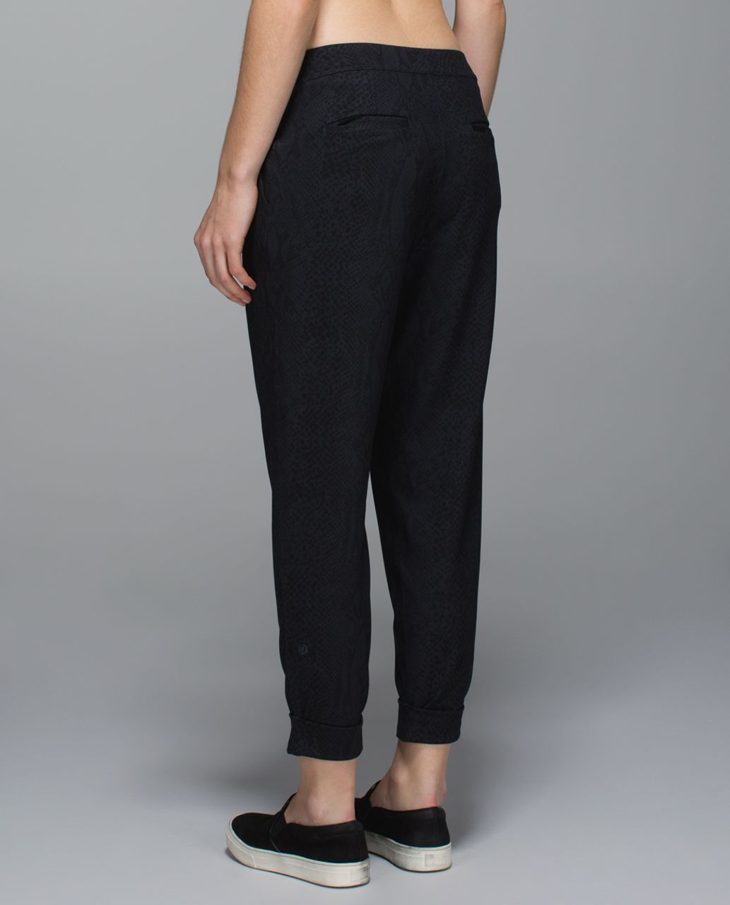 Lululemon Jet Crop *Full-On Luon - Desert Snake Deep Coal Black