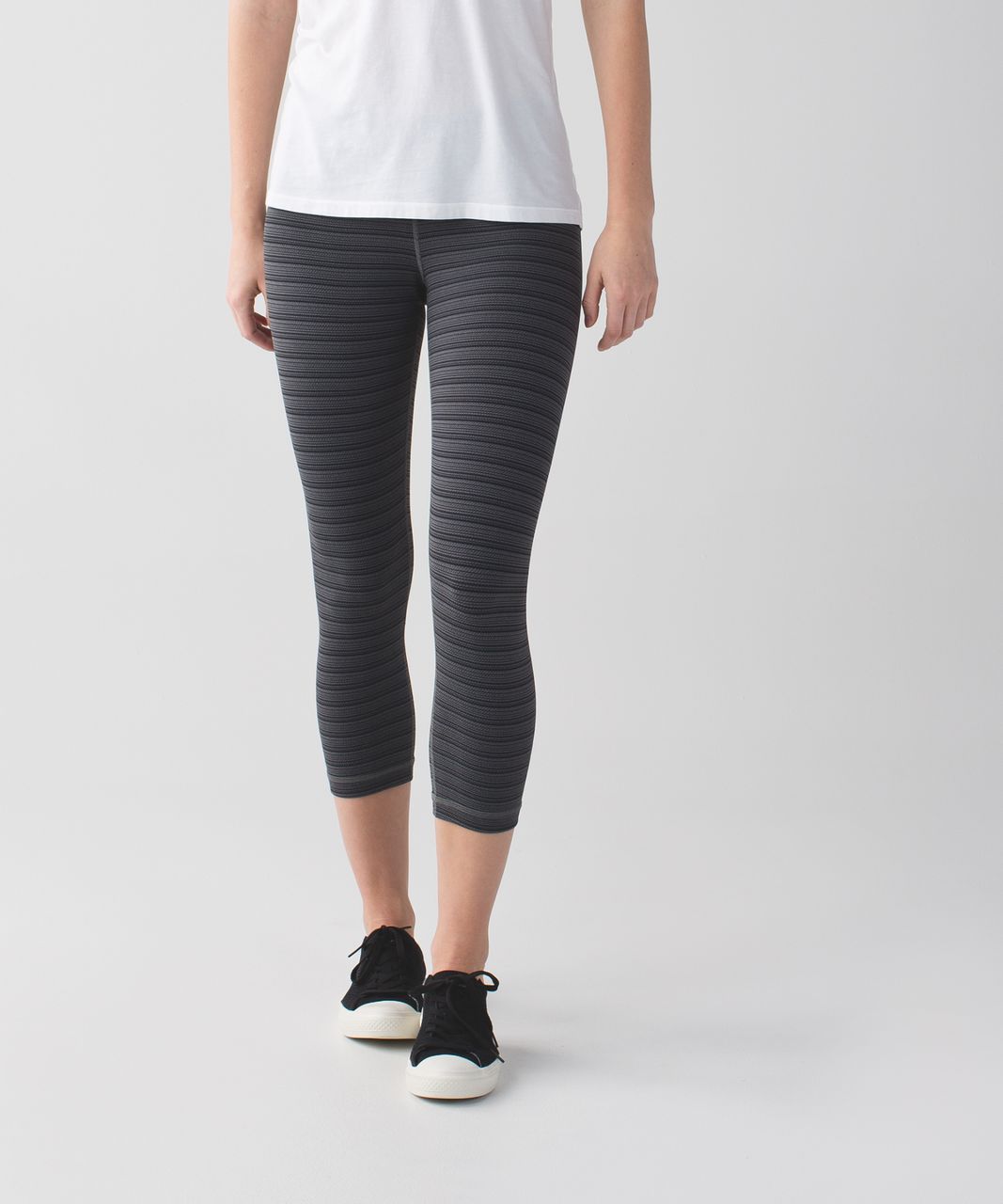 Lululemon Wunder Under Space Dye Pin Striped Gray Crop Capri Leggings 10  NEW - $35 - From Carey