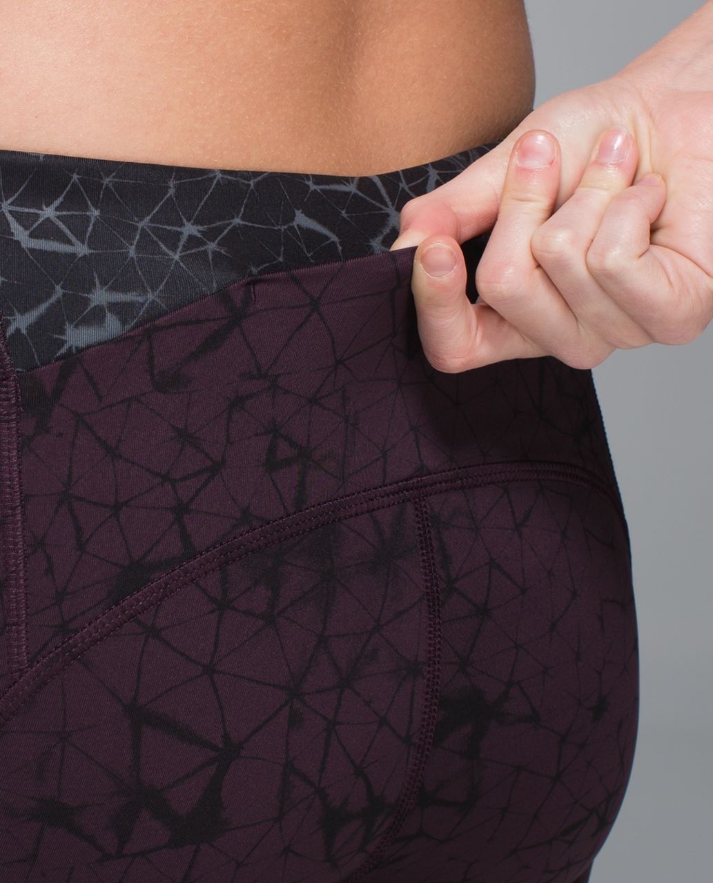 Lululemon Stash It Crop *Full-On Luxtreme - Star Crushed Black Cherry Black / Black Cherry