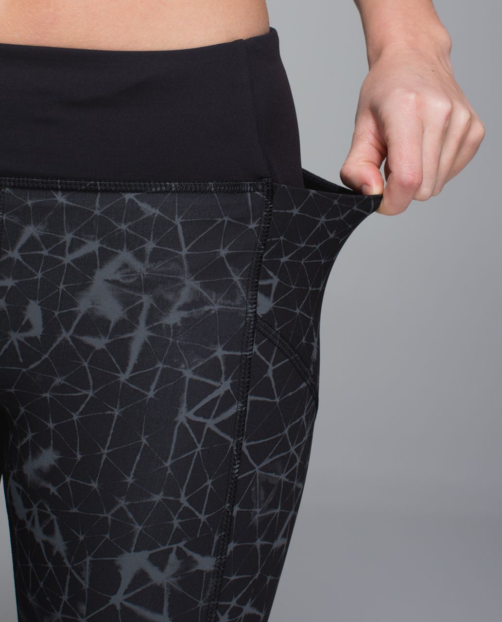 Lululemon Stash It Crop Leggings Full On Luxtreme Star Crushed Coal Black Size  6 - $32 - From Erica