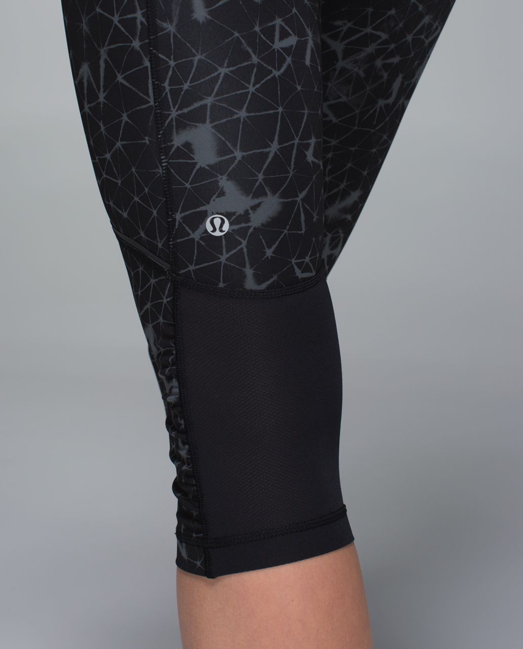 Lululemon Stash It Crop Leggings Full On Luxtreme Star Crushed Coal Black  Size 6 - $32 - From Erica