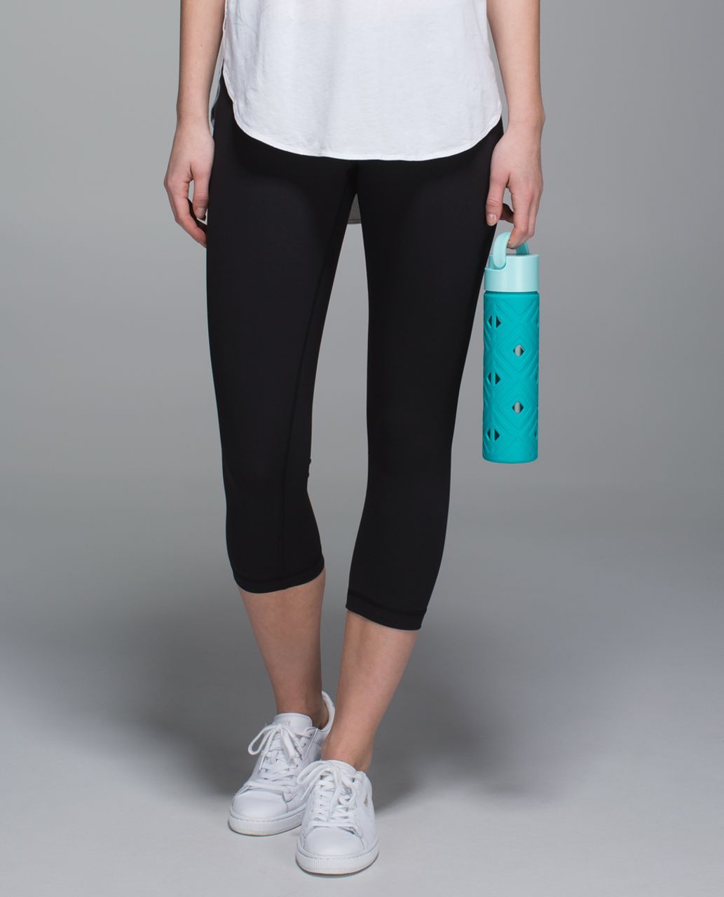 Lululemon Pure Focus Glass Water Bottle - Blue Tropics / Tranquil Blue -  lulu fanatics