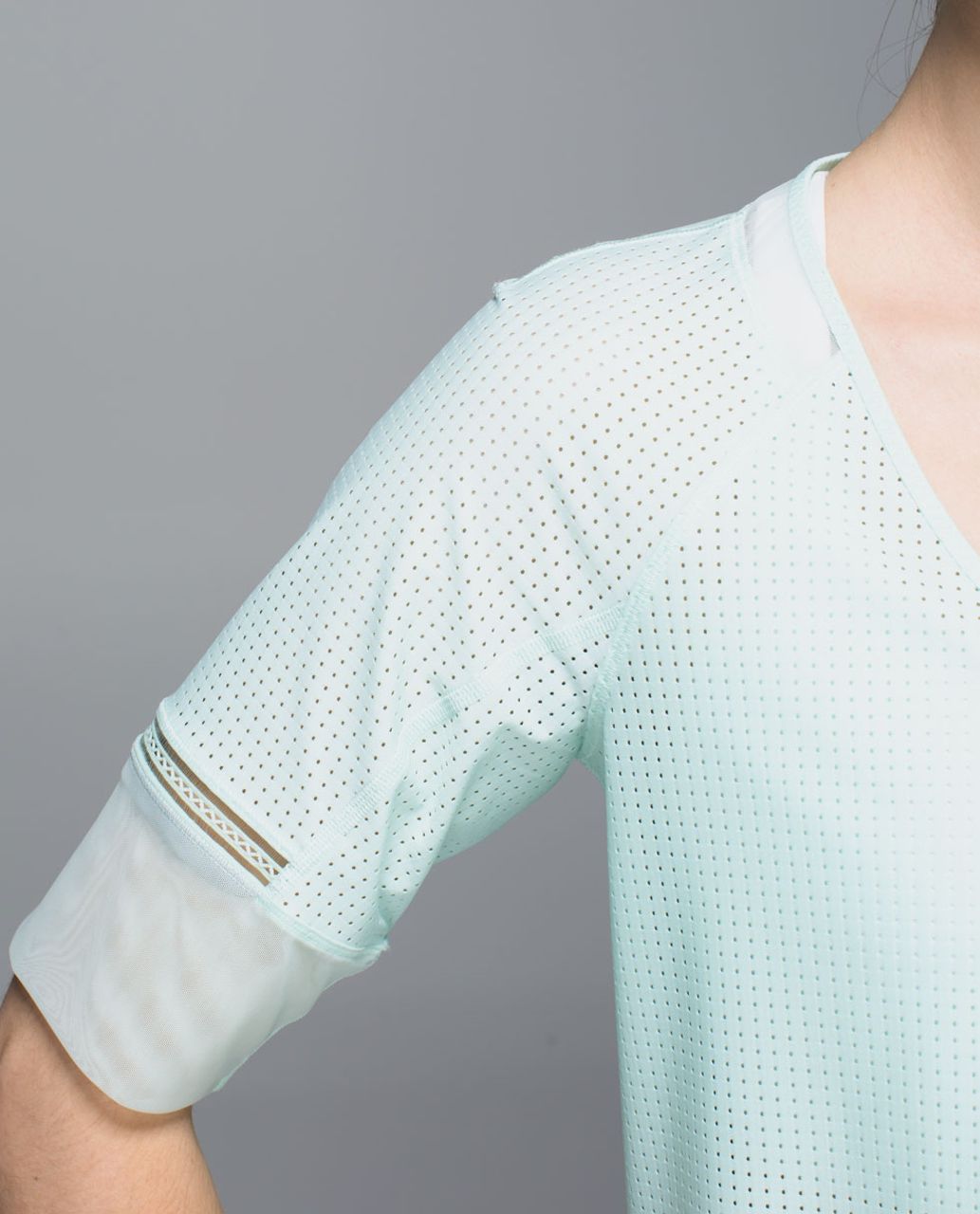 Lululemon Var-City 1/2 Sleeve - Sea Mist