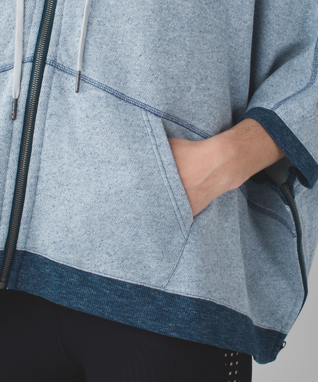 Lululemon In The Loop Poncho - Heathered Hawk Blue / Heathered Denim Alberta Lake