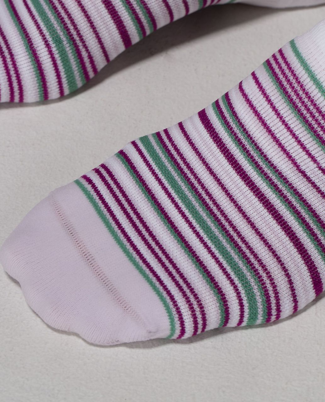 Lululemon Women's Ultimate No Show Run Sock - Feeder Stripe Storm Mauve Regal Plum Vintage Green