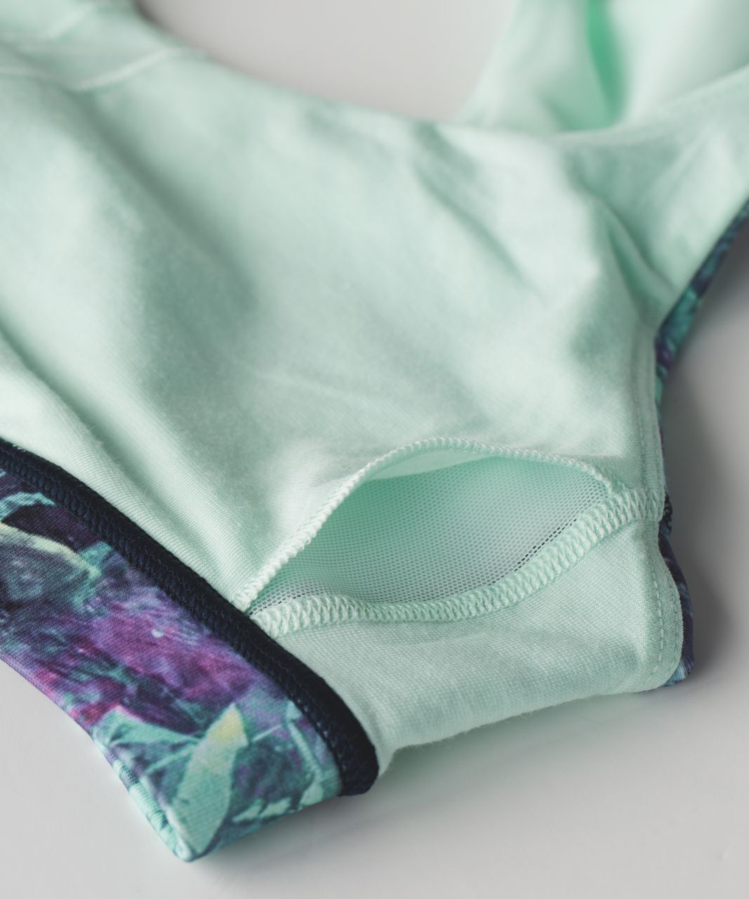 Lululemon 50 Rep Bra - Iridescent Multi / Sea Mist