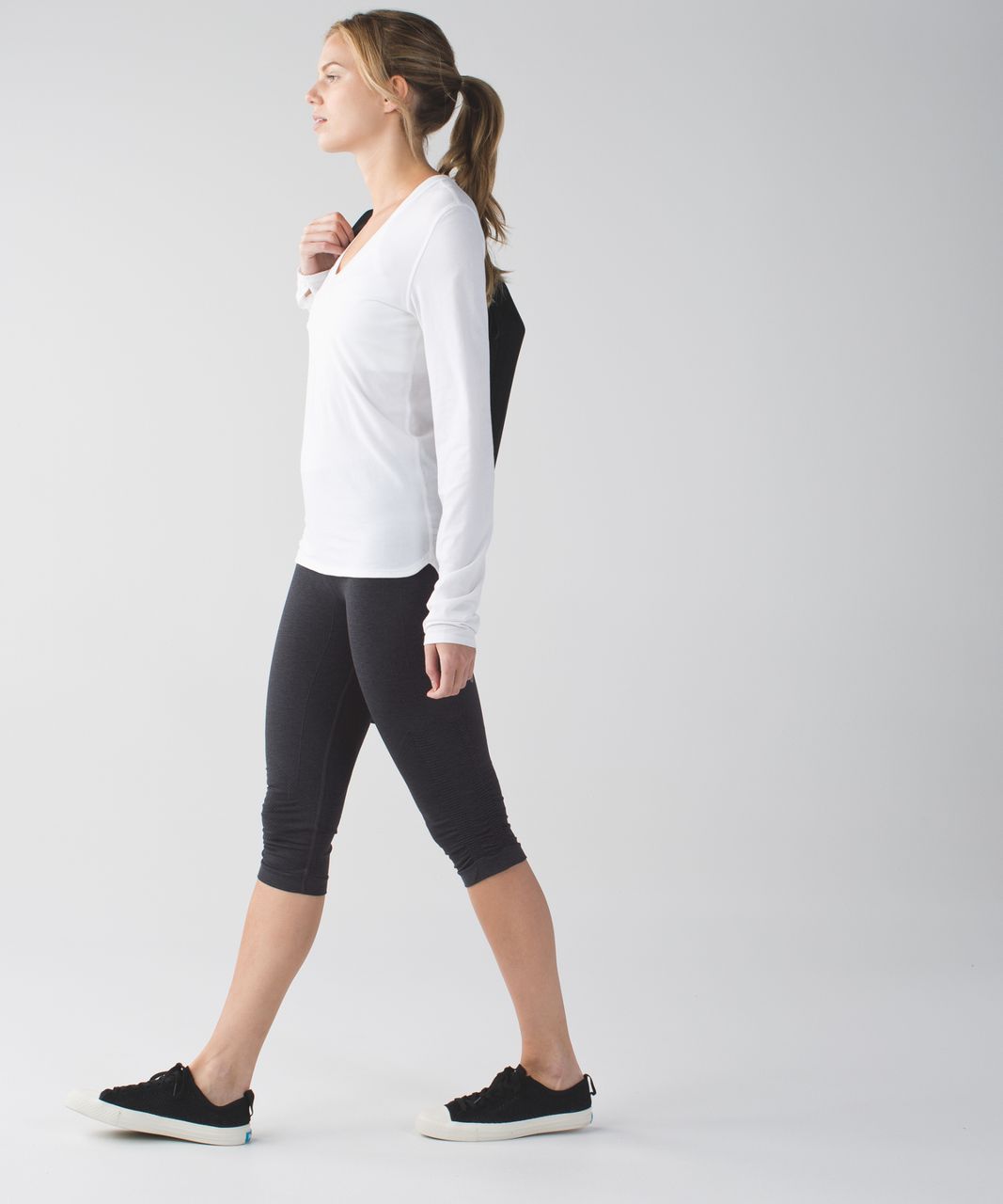 Lululemon In The Flow Crop II - Heathered Deep Coal