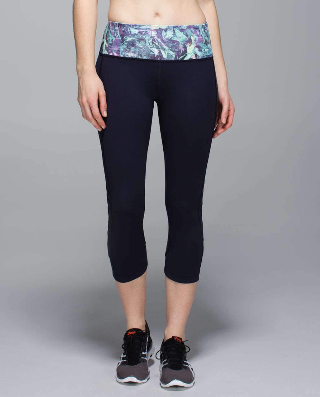 Lululemon Var-City Crop - Naval Blue / Iridescent Multi