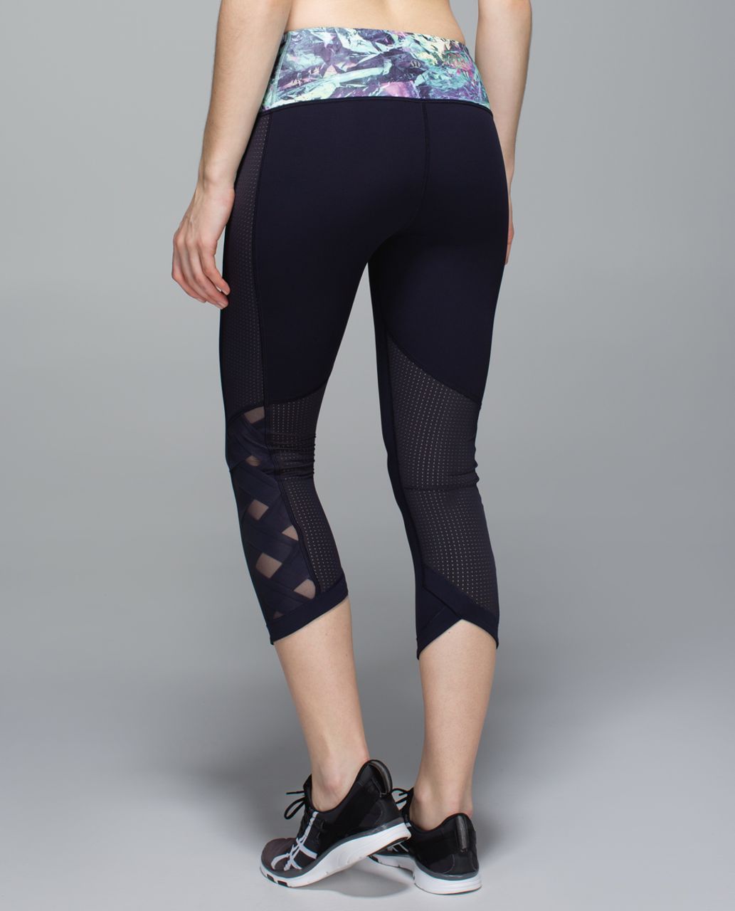 Lululemon Royal Blue with Mesh Sides Cropped Leggings- Size 4