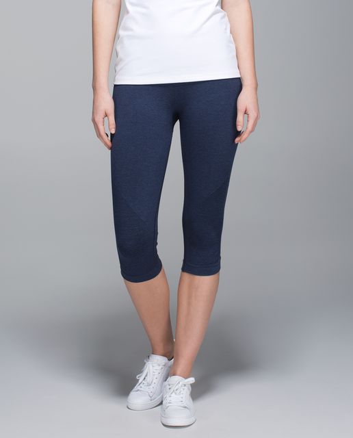 Lululemon In The Flow Crop II - Heathered Gator Green - lulu fanatics