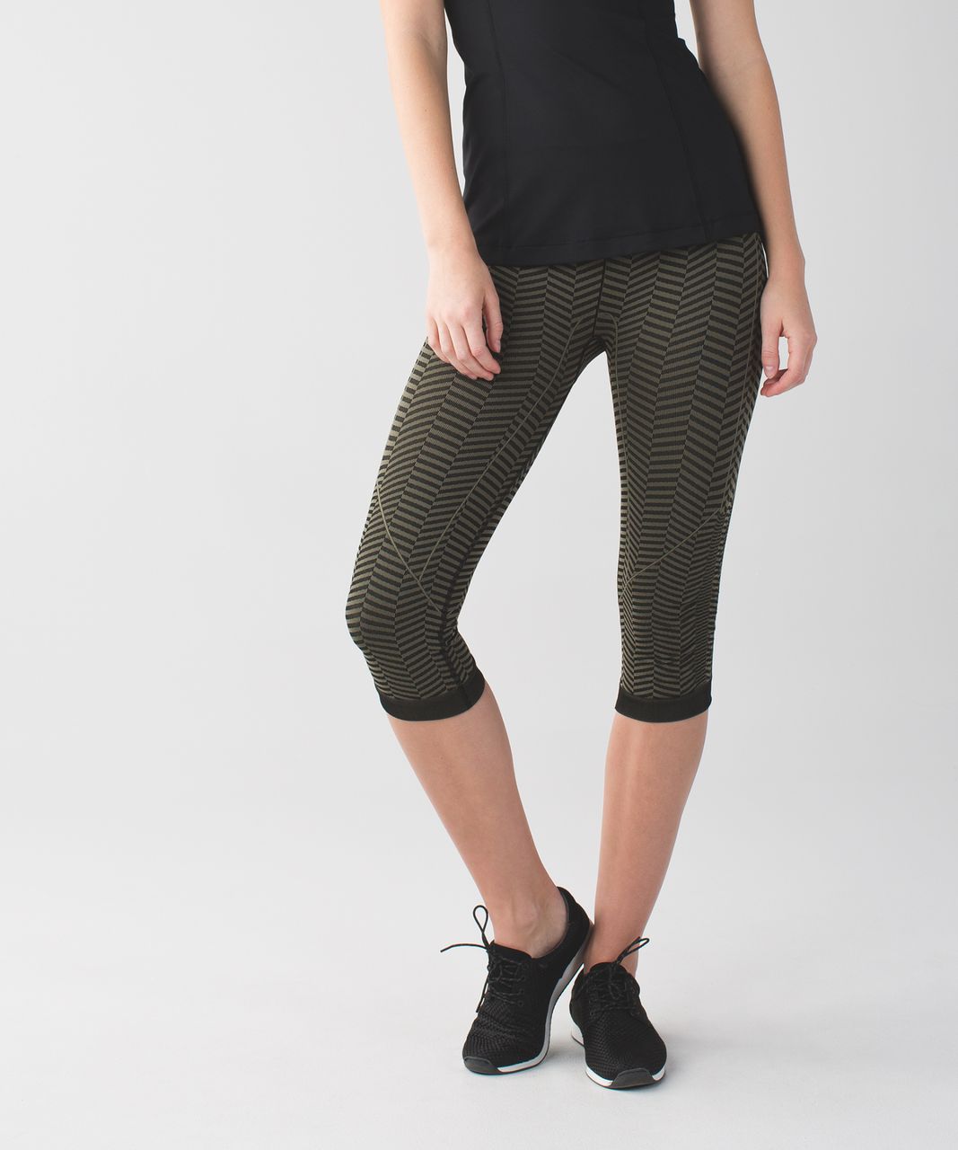 Lululemon In The Flow Crop II - Heathered Fatigue Green