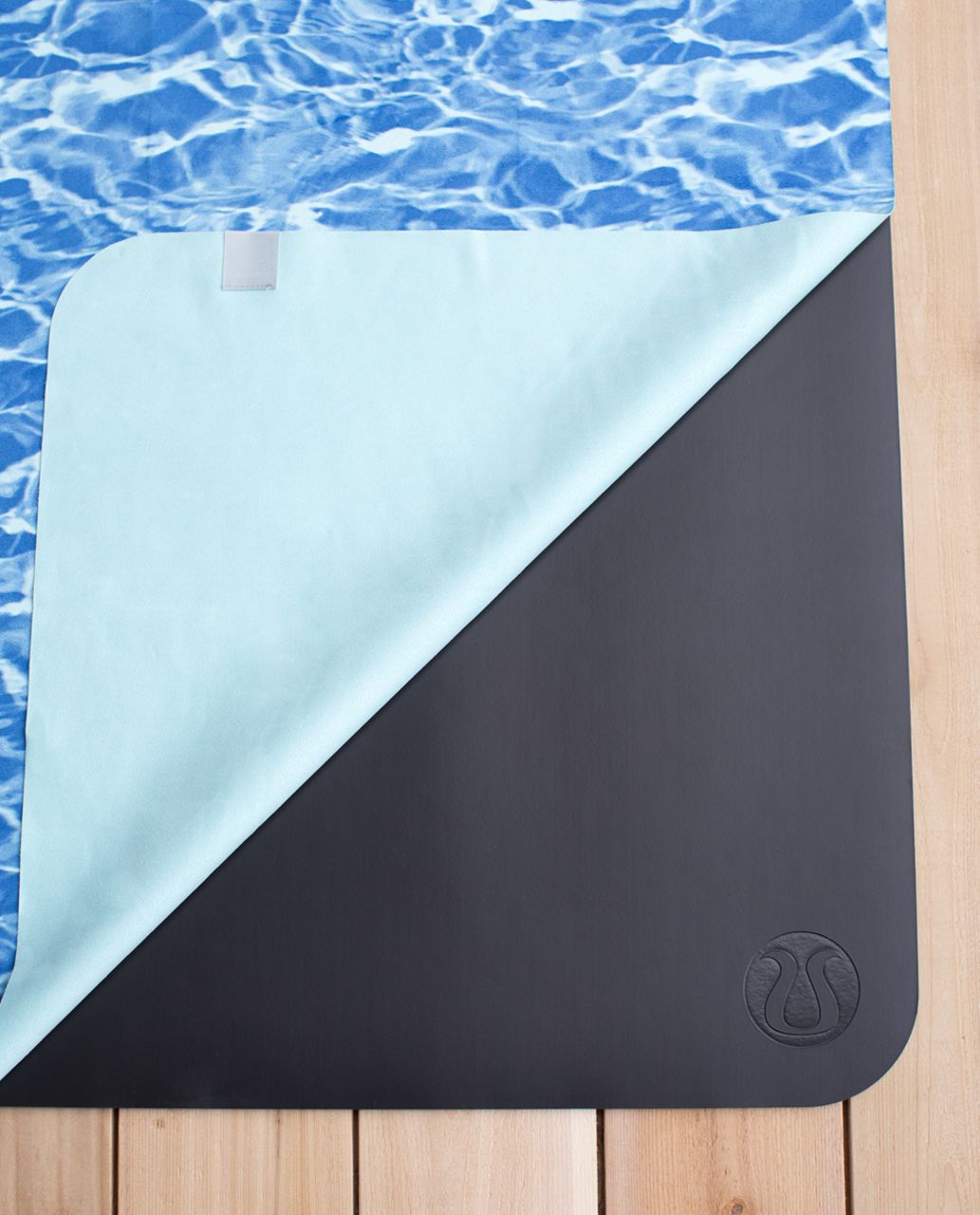 Lululemon The Towel - Southpaw Wave Tranquil Blue Porcelaine